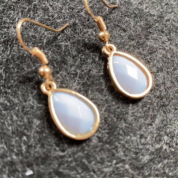 Vintage dangle water drop shape earrings - Picture 2 of 4